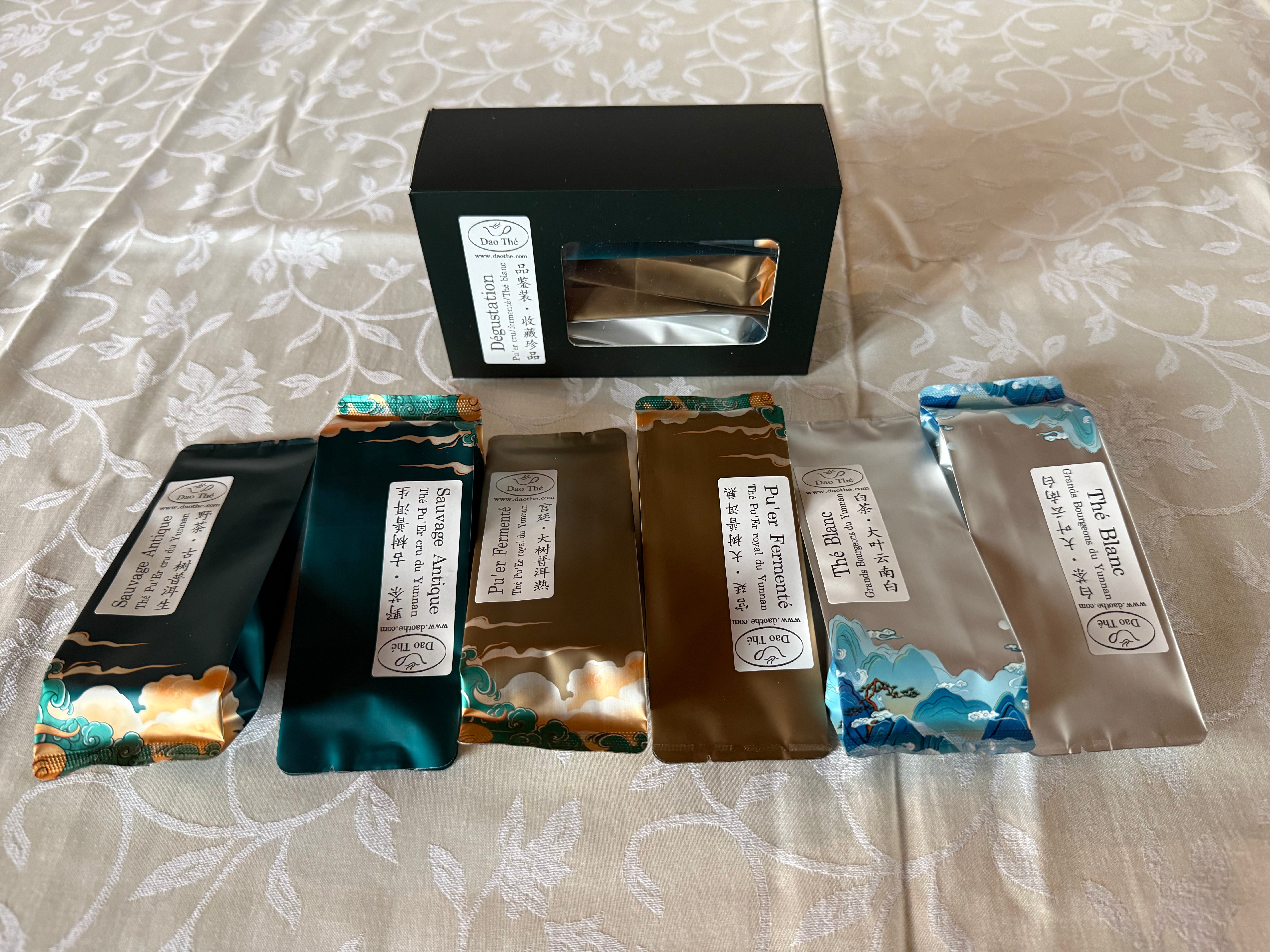 Coffret cadeau thé DaoThé — thé blanc, Pu'er fermenté et Pu'er cru sauvage