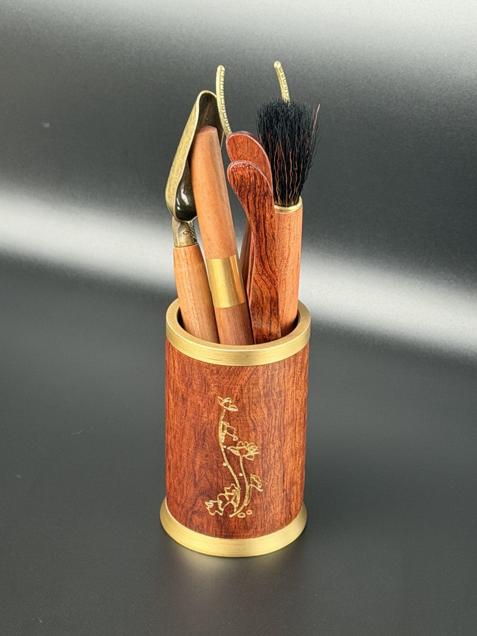 Pot à ustensiles de thé en bois et laiton avec doseur, pinceau et pince, set de cérémonie du thé Daothé