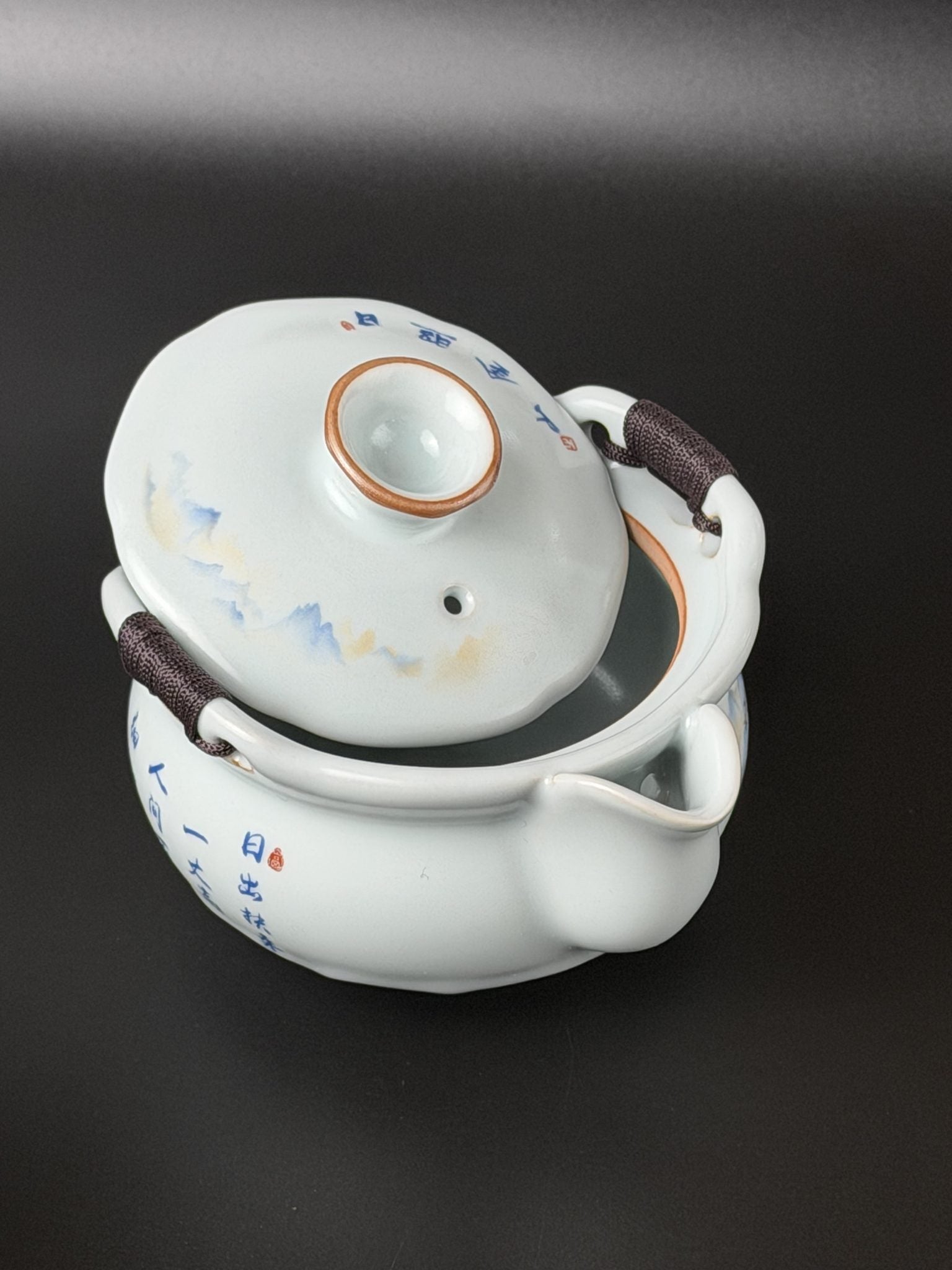 Théière de voyage Daothé couvercle ouvert, intérieur en porcelaine céladon