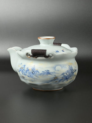 Théière de voyage Daothé en porcelaine céladon peinte à la main, paysage de montagnes et calligraphie chinoise